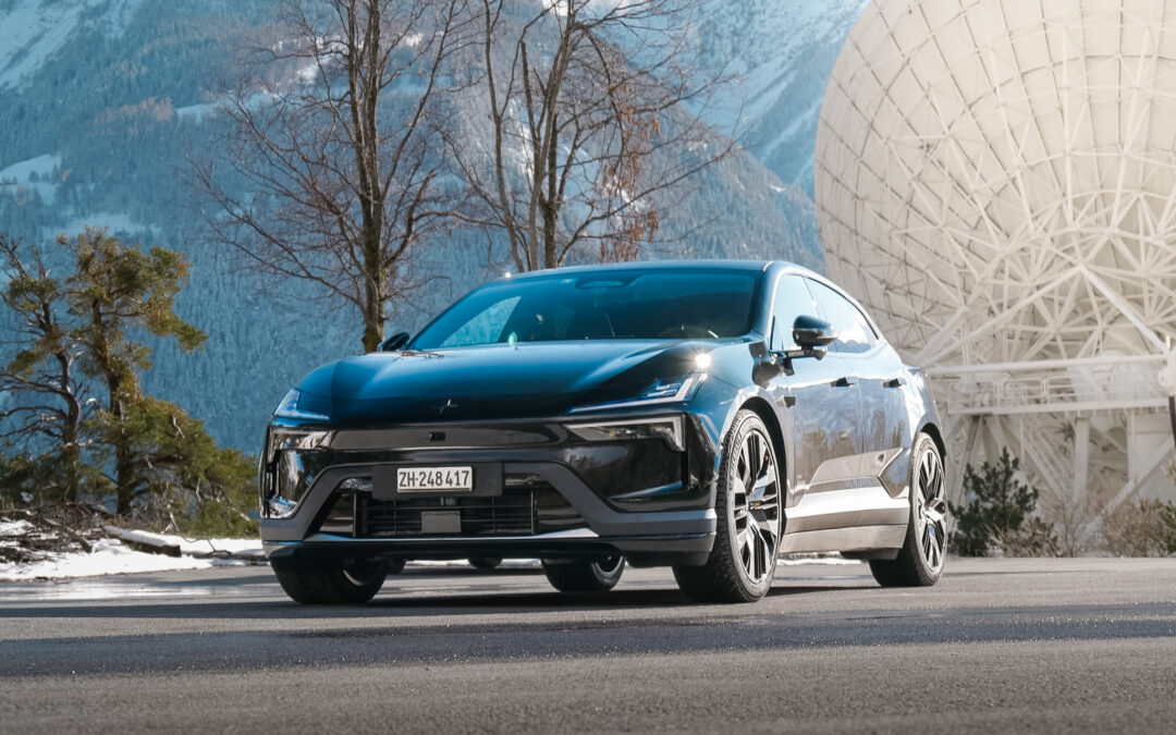 Polestar 4 : la voiture qui regarde droit devant